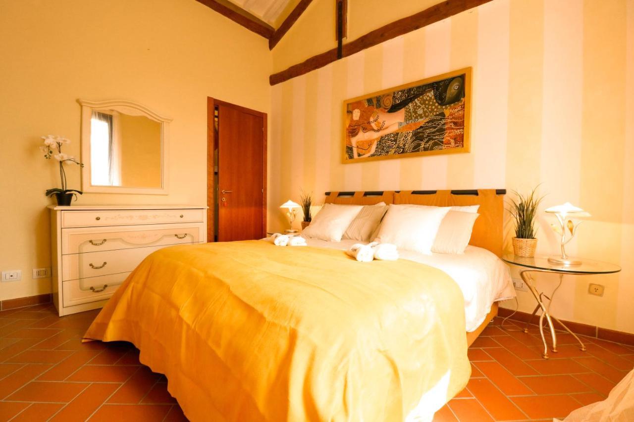 Вилла Casale Val D' Orcia- Relax E Lusso In Piscina Торрита-ди-Сьена Экстерьер фото