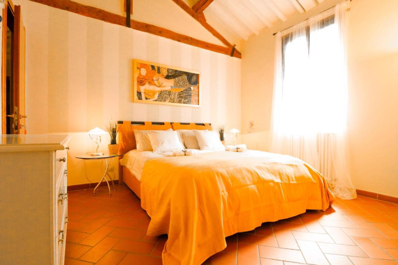 Вилла Casale Val D' Orcia- Relax E Lusso In Piscina Торрита-ди-Сьена Экстерьер фото