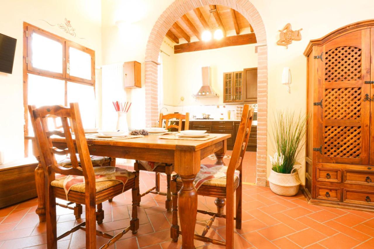 Вилла Casale Val D' Orcia- Relax E Lusso In Piscina Торрита-ди-Сьена Экстерьер фото